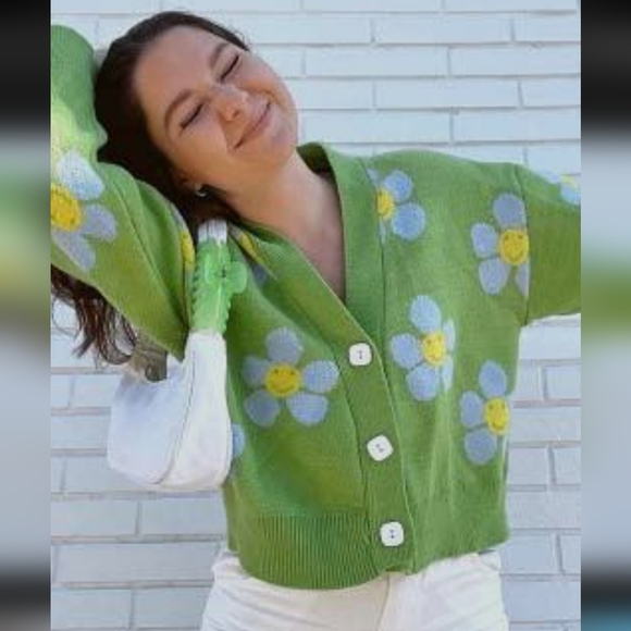 Forever21 plus sweater - Picture 2 of 8